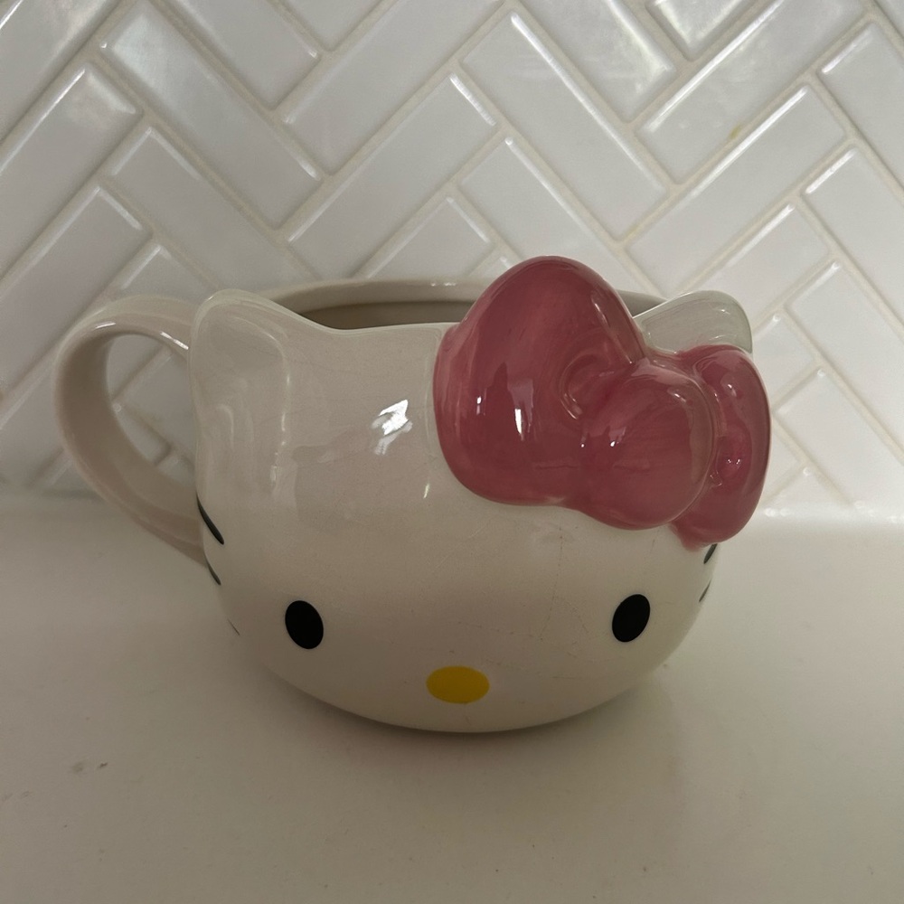 Hello Kitty White Ceramic Cup with Pink Bow